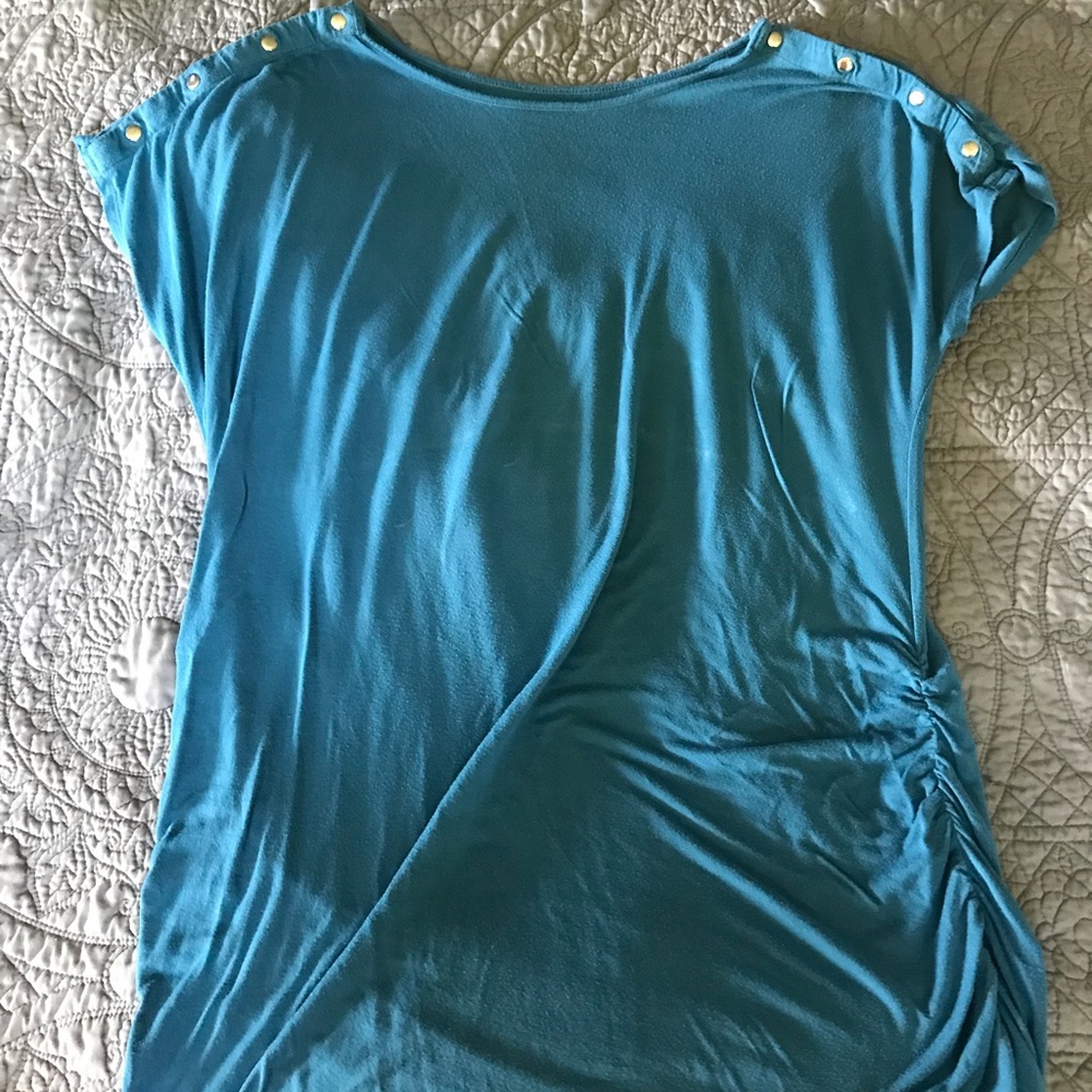 A glow maternity shirt size xl